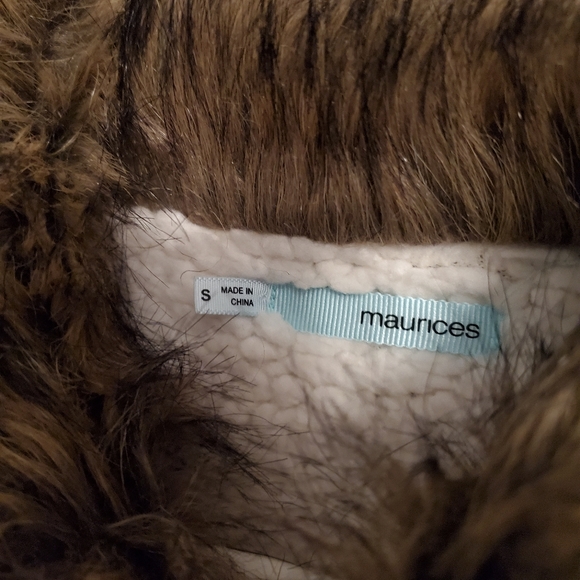 Maurices Sweater Vest With Faux Fur Collar - Picture 4 of 9